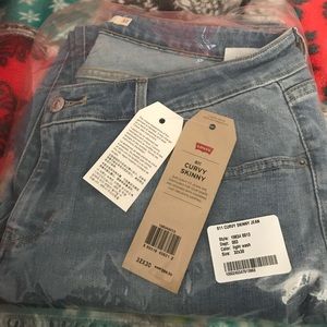 Brand new Levi’s curvy skinny jeans
